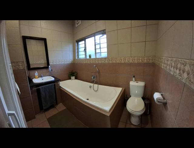 3 BEDROOM FREEHOLD FOR SALE IN HILLARY